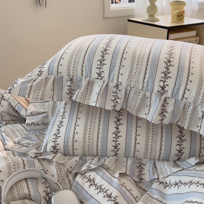 91家纺网 家纺一手货源 找家纺 希丞家居 2025新款云感提花双层纱花边四件套 小城故事