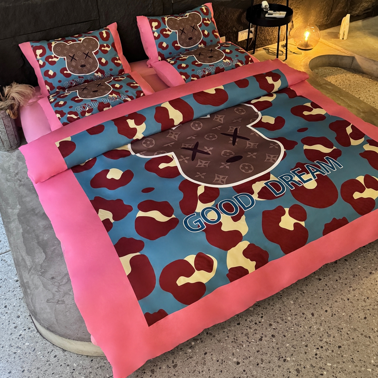 91家纺网 家纺一手货源 找家纺 丽斐 2025新款磨毛数码印花四件套 磨毛蓝粉豹纹