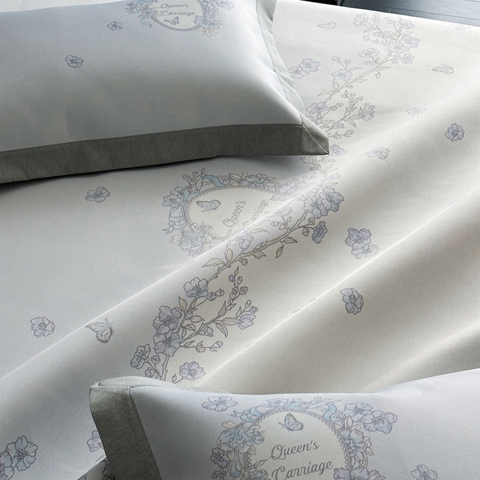 91家纺网 家纺一手货源 找家纺 三味舒屋 2025新款凉感抗菌南法恬谧系列大版数码印花冰丝床席-床笠 曼塔蓝-床笠款