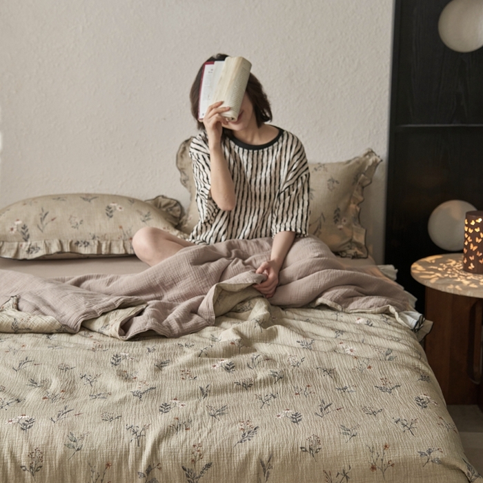 91家纺网 家纺一手货源 找家纺 安莱生活2025新款A类全棉双层皱皱纱夏凉被 夏被 织麦-咖