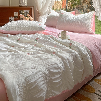91家纺网 家纺一手货源 找家纺 （总）灰鲸 2025新款泡泡纱郁金香蝴蝶结满绣系列夏被四件套