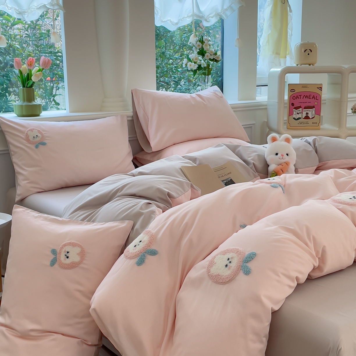 91家纺网 家纺一手货源 找家纺 锦觅家纺  2025新款奶油小清新毛巾绣全棉纯棉四件套-风格一（专版散花必须控价） 草莓兔兔