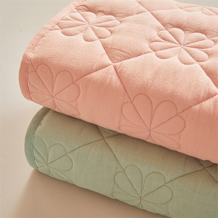 91家纺网 家纺一手货源 找家纺 3C 2025新款A类全棉四叶草防水隔脏床笠 组合图