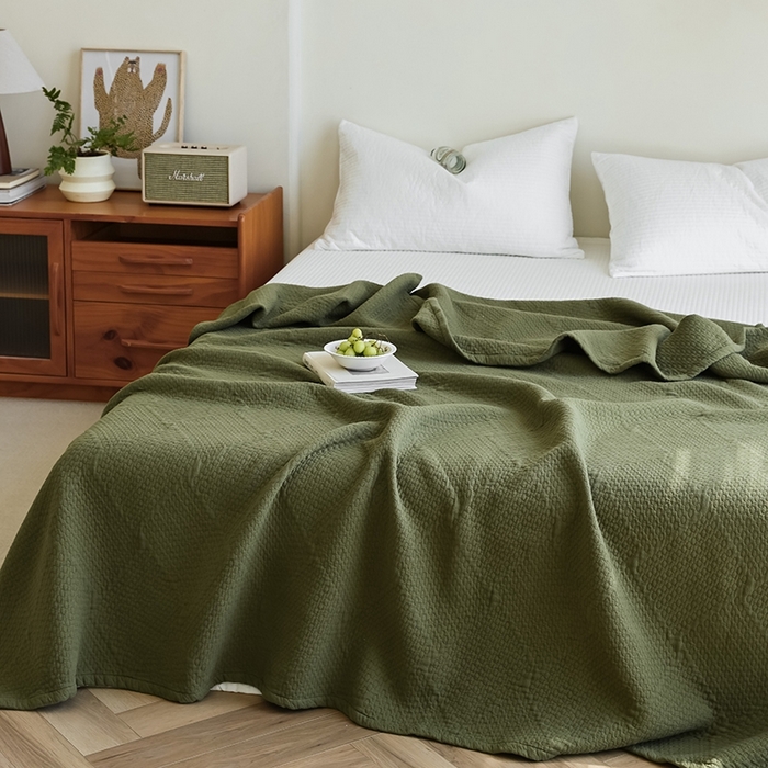 91家纺网 家纺一手货源 找家纺 雯雨家纺2025新款A类全棉加厚六层纱提花纯色盖毯 六层纱-橄榄绿