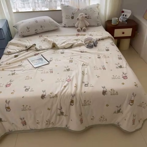 91家纺网 家纺一手货源 找家纺 葡萄家 2025新款A类母婴级大豆纤维牛奶丝针织棉夏凉被（提供买家秀）赏花兔