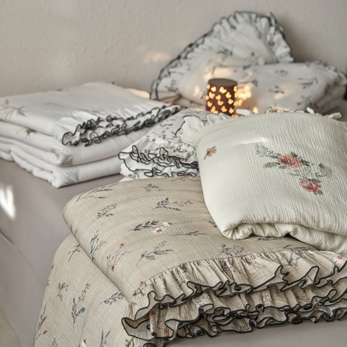 91家纺网 家纺一手货源 找家纺 安莱生活2025新款A类全棉双层皱皱纱夏凉被 叠拍图（仅供参考）