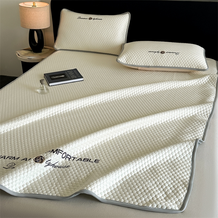 91家纺网 家纺一手货源 找家纺 笙意家纺 2025新款豆豆凉感软席-兰娜 兰娜-柔光白