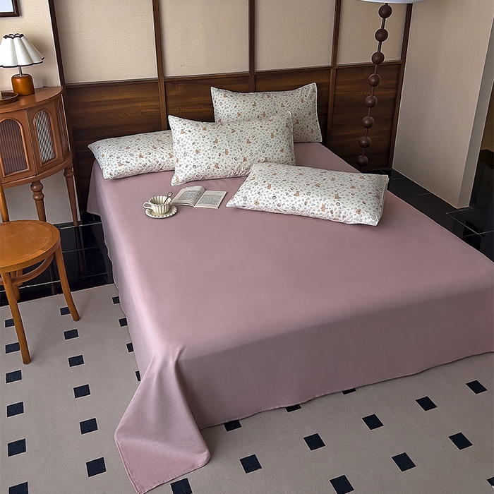 91家纺网 家纺一手货源 找家纺 优品阁 2025新款人字纹全棉双层纱四件套 萌宠花园【升级款-提花人字纹床单】