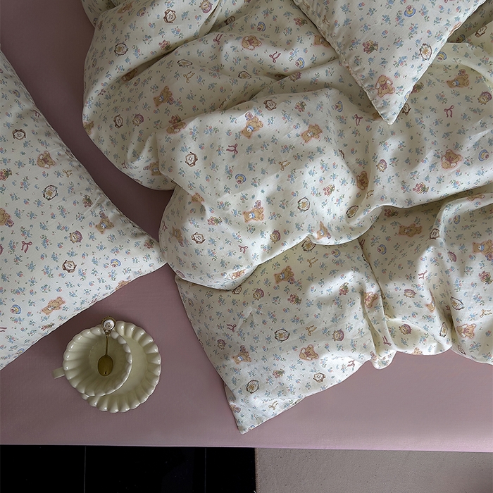 91家纺网 家纺一手货源 找家纺 优品阁 2025新款人字纹全棉双层纱四件套 萌宠花园【升级款-提花人字纹床单】