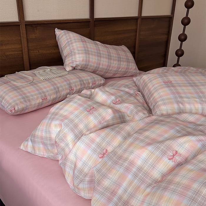 91家纺网 家纺一手货源 找家纺 优品阁 2025新款人字纹全棉双层纱四件套 彩蝶飞飞【升级款-提花人字纹床单】