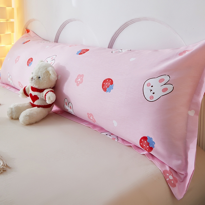 91家纺网 家纺一手货源 找家纺 三盛源 2025新款双人枕套1.21.5一体加长夫妻情侣1.8拆洗枕头套长款枕芯套 草莓兔