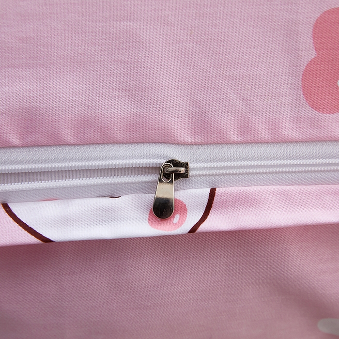 91家纺网 家纺一手货源 找家纺 三盛源 2025新款双人枕套1.21.5一体加长夫妻情侣1.8拆洗枕头套长款枕芯套 草莓兔