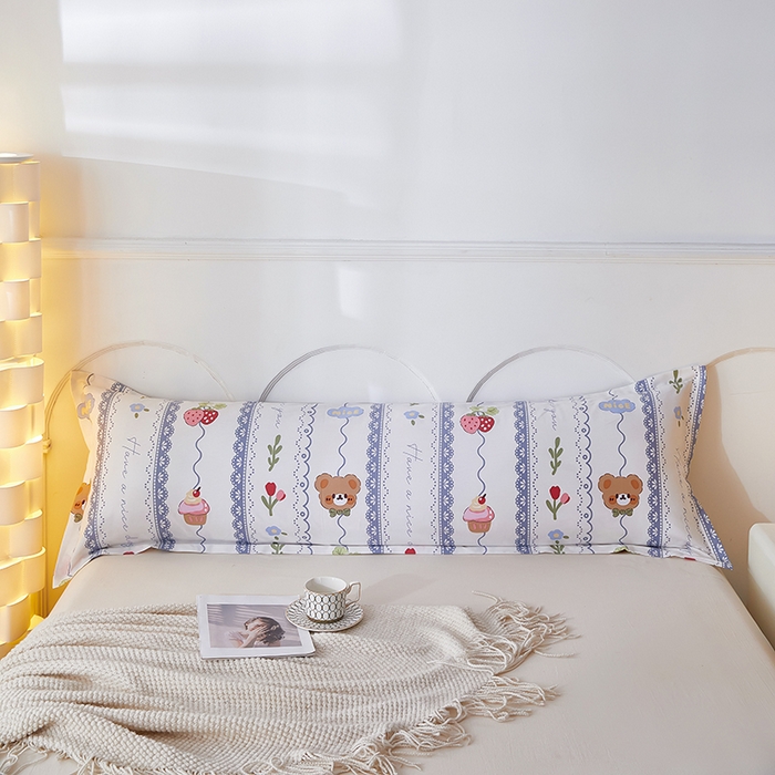 91家纺网 家纺一手货源 找家纺 三盛源 2025新款双人枕套1.21.5一体加长夫妻情侣1.8拆洗枕头套长款枕芯套 奶油小熊