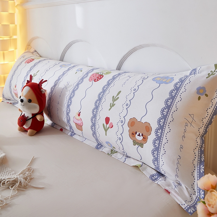 91家纺网 家纺一手货源 找家纺 三盛源 2025新款双人枕套1.21.5一体加长夫妻情侣1.8拆洗枕头套长款枕芯套 奶油小熊