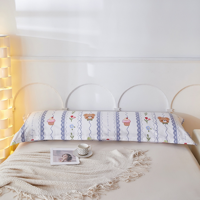 91家纺网 家纺一手货源 找家纺 三盛源 2025新款双人枕套1.21.5一体加长夫妻情侣1.8拆洗枕头套长款枕芯套 奶油小熊