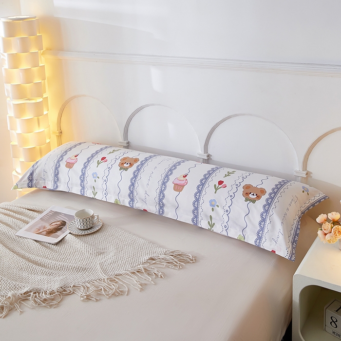 91家纺网 家纺一手货源 找家纺 三盛源 2025新款双人枕套1.21.5一体加长夫妻情侣1.8拆洗枕头套长款枕芯套 奶油小熊