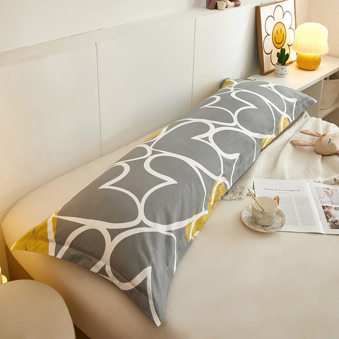 91家纺网 家纺一手货源 找家纺 三盛源 2025新款双人枕套1.21.5一体加长夫妻情侣1.8拆洗枕头套长款枕芯套 怦然心动 灰