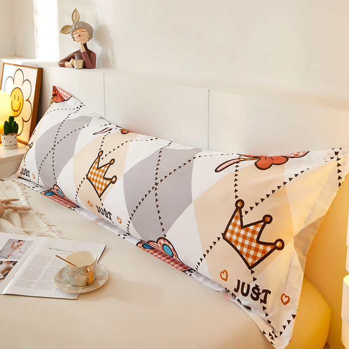 91家纺网 家纺一手货源 找家纺 三盛源 2025新款双人枕套1.21.5一体加长夫妻情侣1.8拆洗枕头套长款枕芯套 糖果熊