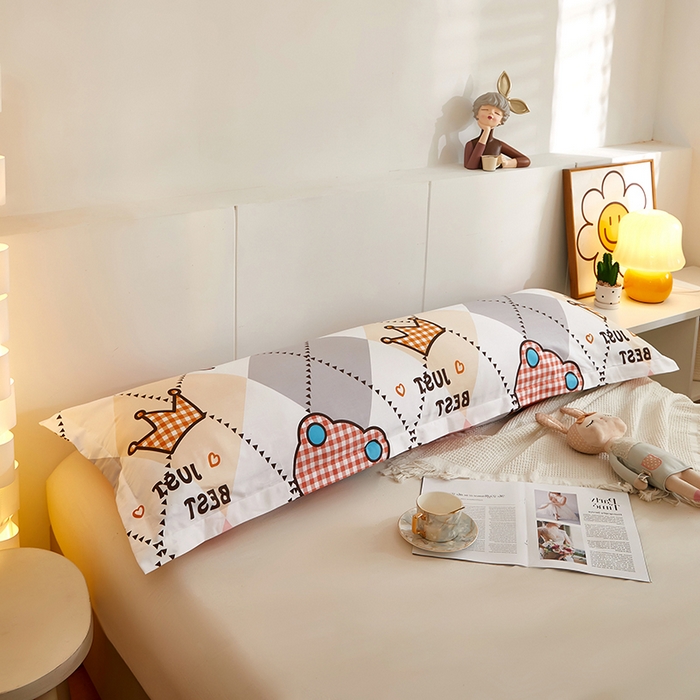 91家纺网 家纺一手货源 找家纺 三盛源 2025新款双人枕套1.21.5一体加长夫妻情侣1.8拆洗枕头套长款枕芯套 糖果熊