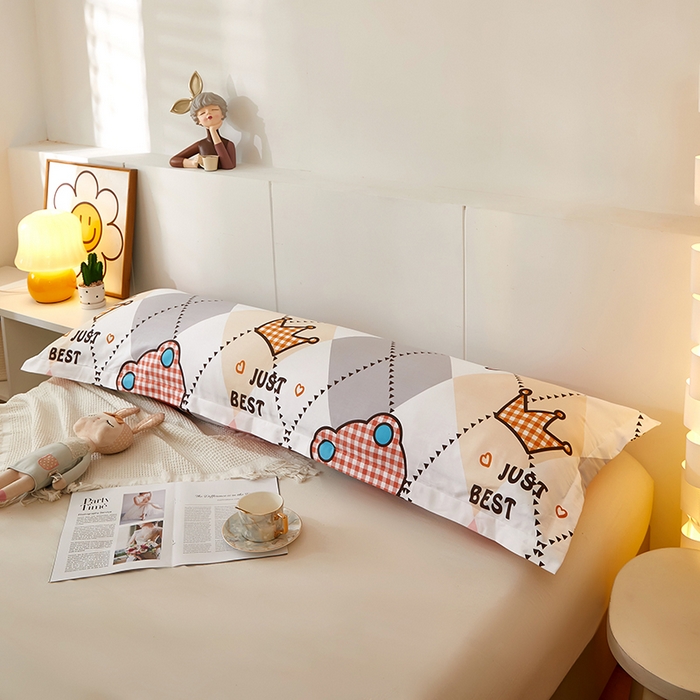 91家纺网 家纺一手货源 找家纺 三盛源 2025新款双人枕套1.21.5一体加长夫妻情侣1.8拆洗枕头套长款枕芯套 糖果熊