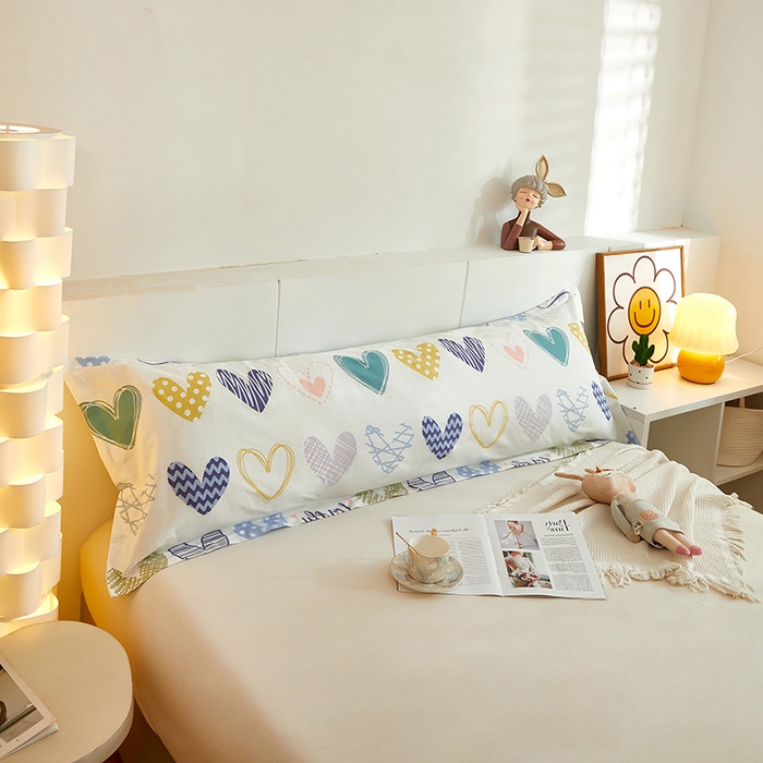 91家纺网 家纺一手货源 找家纺 三盛源 2025新款双人枕套1.21.5一体加长夫妻情侣1.8拆洗枕头套长款枕芯套 心动时刻