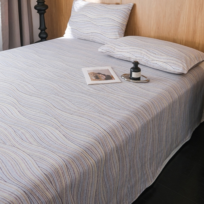 91家纺网 家纺一手货源 找家纺 慕绸家纺（原萌宝老粗布厂家） 2025新款老粗布老帆布空调软凉席原棉粗纱系列床单三件套 律动