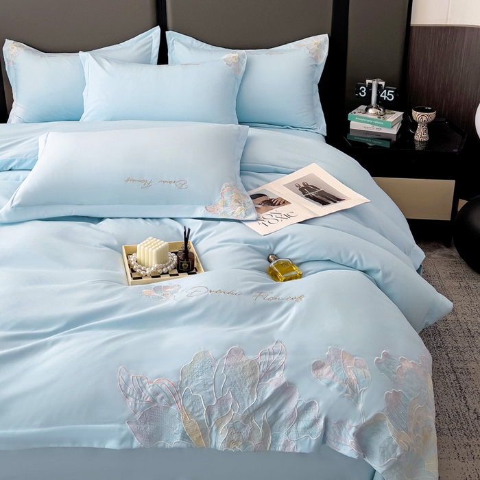 91家纺网 家纺一手货源 找家纺 梧桐家居 2025新款简约轻奢亲肤棉刺绣款四件套 花枝语-蓝