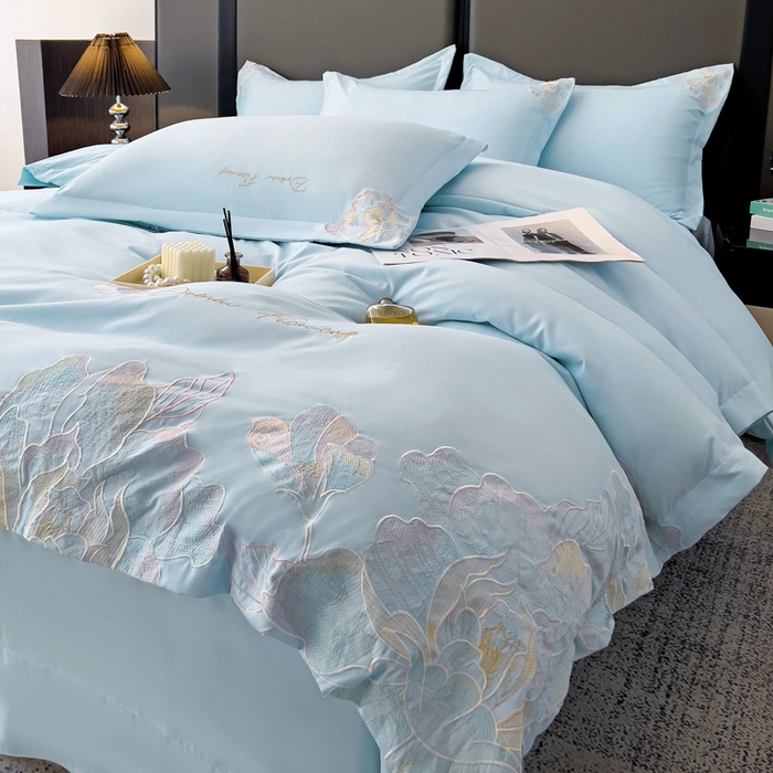 91家纺网 家纺一手货源 找家纺 梧桐家居 2025新款简约轻奢亲肤棉刺绣款四件套 花枝语-蓝