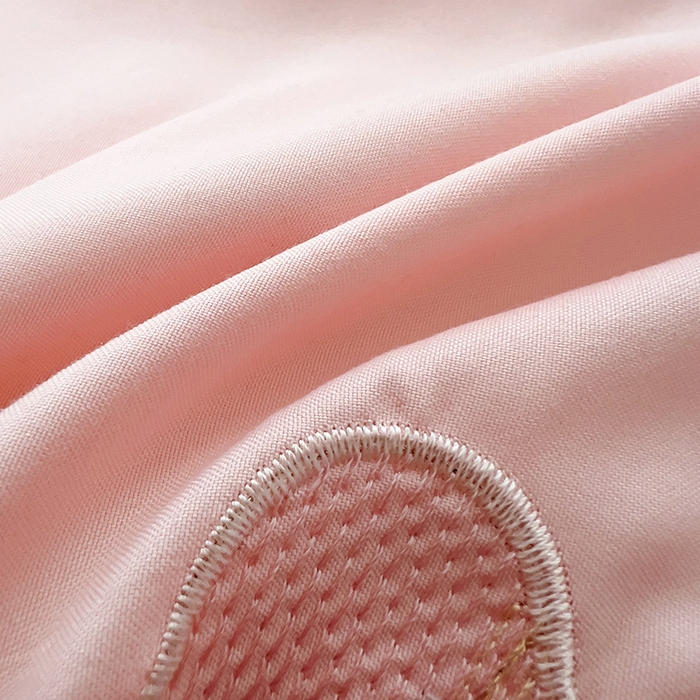 91家纺网 家纺一手货源 找家纺 梧桐家居 2025新款简约轻奢亲肤棉刺绣款四件套 花枝语-粉