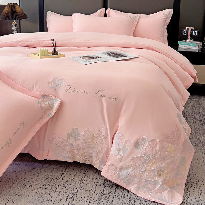 91家纺网 家纺一手货源 找家纺 梧桐家居 2025新款简约轻奢亲肤棉刺绣款四件套 花枝语-粉