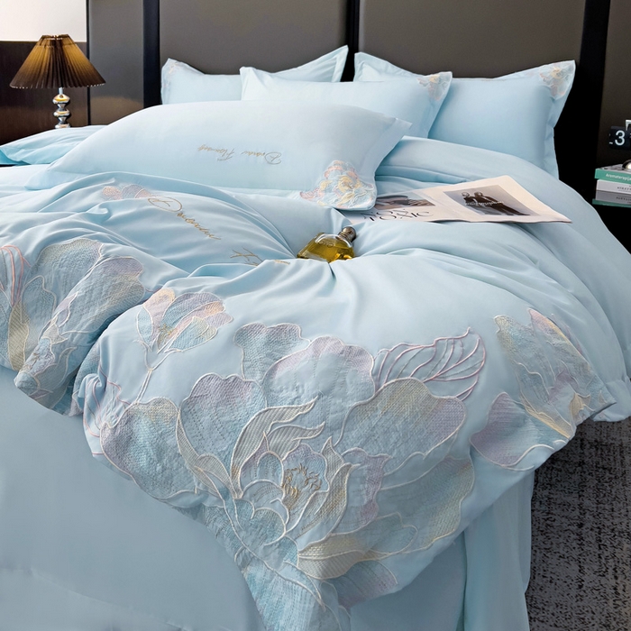 91家纺网 家纺一手货源 找家纺 梧桐家居 2025新款简约轻奢亲肤棉刺绣款四件套 花枝语-蓝