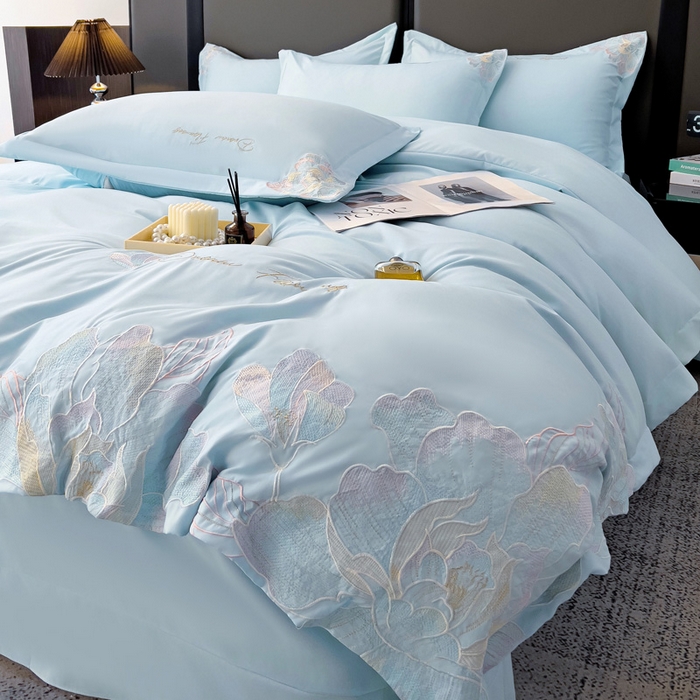 91家纺网 家纺一手货源 找家纺 梧桐家居 2025新款简约轻奢亲肤棉刺绣款四件套 花枝语-蓝