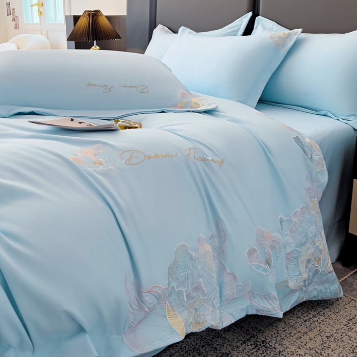 91家纺网 家纺一手货源 找家纺 梧桐家居 2025新款简约轻奢亲肤棉刺绣款四件套 花枝语-蓝