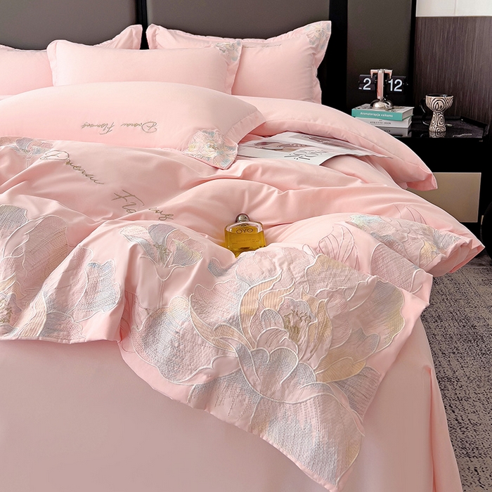 91家纺网 家纺一手货源 找家纺 梧桐家居 2025新款简约轻奢亲肤棉刺绣款四件套 花枝语-粉