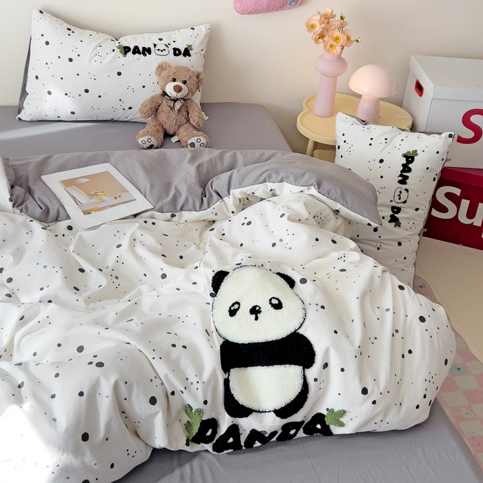 91家纺网 家纺一手货源 找家纺 梧桐家居 2025新款水洗云朵棉毛巾绣印花加绣花系列四件套 熊猫宝宝