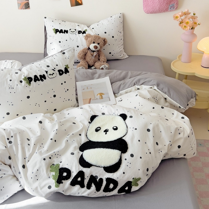 91家纺网 家纺一手货源 找家纺 梧桐家居 2025新款水洗云朵棉毛巾绣印花加绣花系列四件套 熊猫宝宝