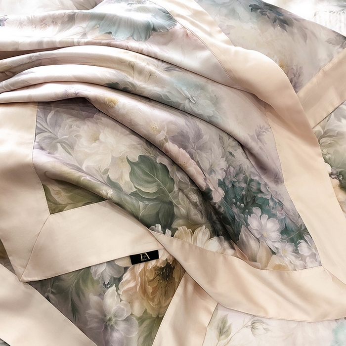 91家纺网 家纺一手货源 找家纺 东方名伶 2025新款莱赛尔兰精天丝棉数码印花宽边四件套 浅浅花语-粉