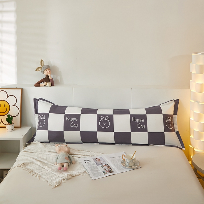 91家纺网 家纺一手货源 找家纺 三盛源 2025新款全棉印花双人长枕套 兔子星球 咖