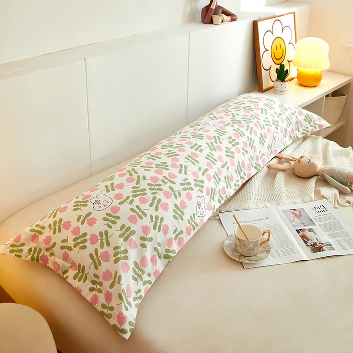 91家纺网 家纺一手货源 找家纺 三盛源 2025新款全棉印花双人长枕套 仙仙兔 粉