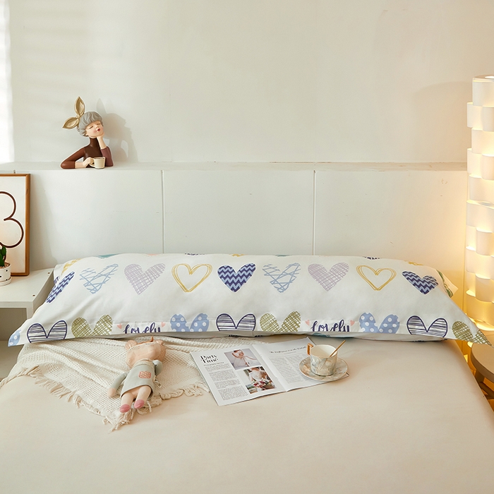 91家纺网 家纺一手货源 找家纺 三盛源 2025新款全棉印花双人长枕套 心动时刻