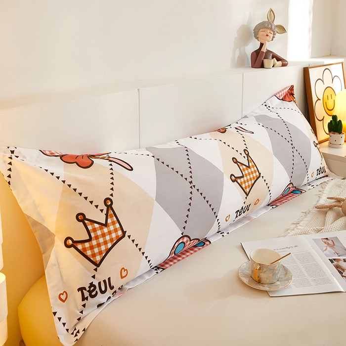 91家纺网 家纺一手货源 找家纺 三盛源 2025新款全棉印花双人长枕套 糖果熊