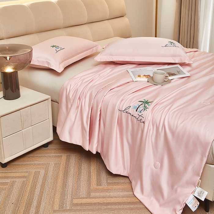 91家纺网 家纺一手货源 找家纺 乐居家纺 2025新款A类凉感丝夏被冰丝夏凉空调被被子被芯 嫩粉