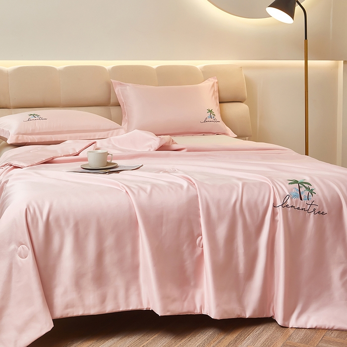 91家纺网 家纺一手货源 找家纺 乐居家纺 2025新款A类凉感丝夏被冰丝夏凉空调被被子被芯 嫩粉