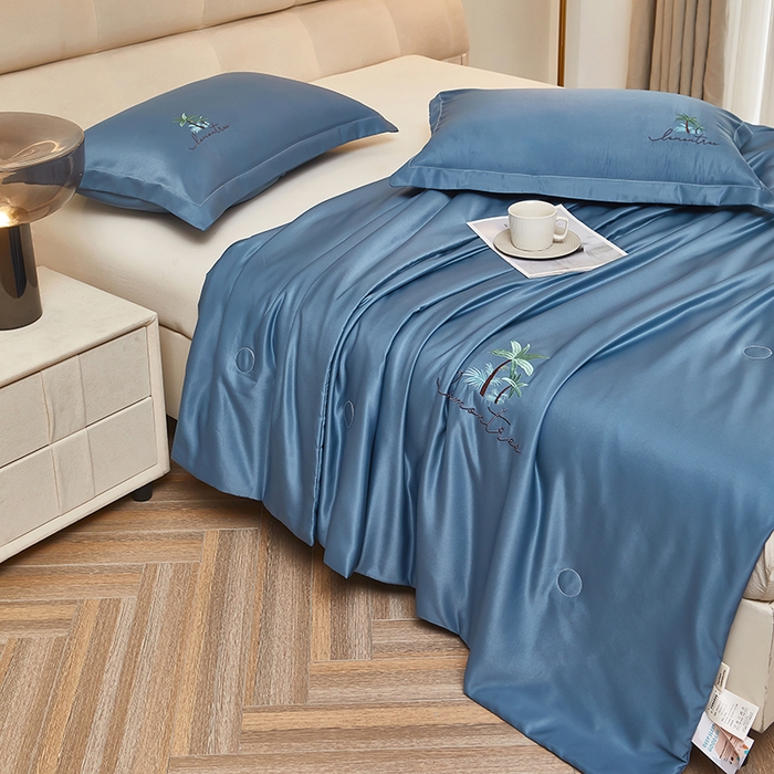 91家纺网 家纺一手货源 找家纺 乐居家纺 2025新款A类凉感丝夏被冰丝夏凉空调被被子被芯 深蓝