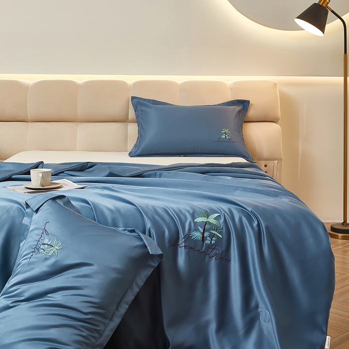 91家纺网 家纺一手货源 找家纺 乐居家纺 2025新款A类凉感丝夏被冰丝夏凉空调被被子被芯 深蓝