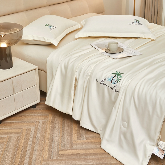 91家纺网 家纺一手货源 找家纺 乐居家纺 2025新款A类凉感丝夏被冰丝夏凉空调被被子被芯 奶油白