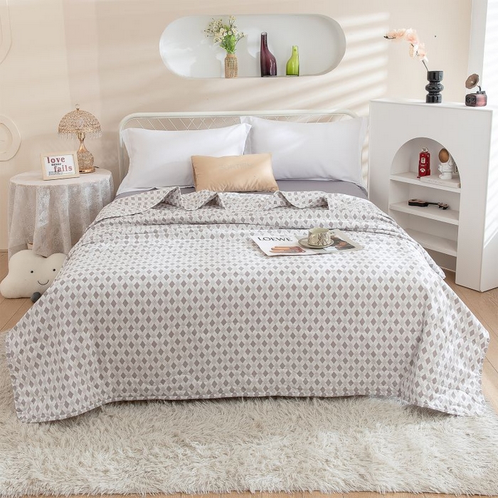 91家纺网 家纺一手货源 找家纺 乐居家纺 2025新款水洗棉夏被波浪款包边夏凉被被子被芯 方块灰