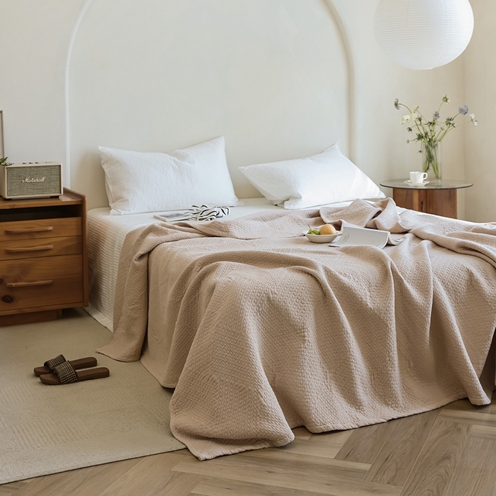 91家纺网 家纺一手货源 找家纺 雯雨家纺2025新款A类全棉加厚六层纱提花纯色盖毯 六层纱-卡其