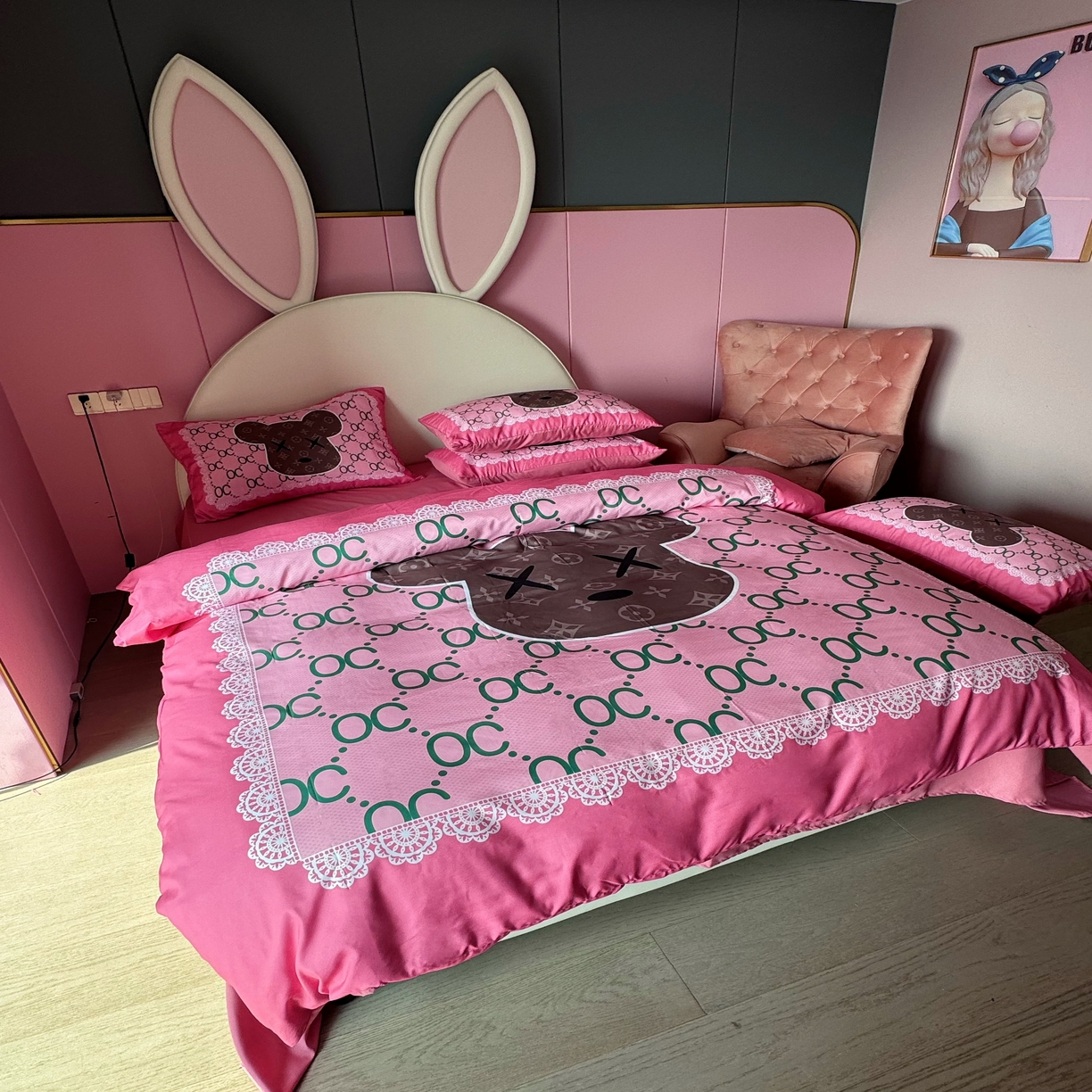 91家纺网 家纺一手货源 找家纺 丽斐 2025新款磨毛数码印花四件套 磨毛粉色ccoco