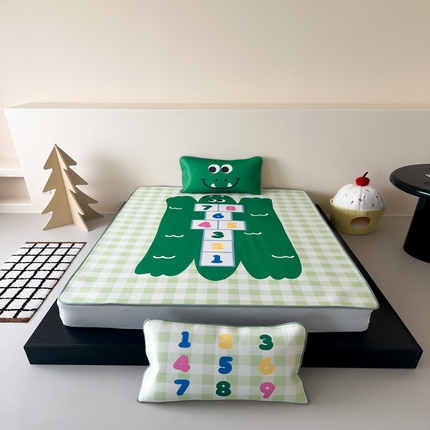 91家纺网 家纺一手货源 找家纺 （总）三味舒屋 2025新款趣味游戏系列抗菌大版印花冰藤凉席席子